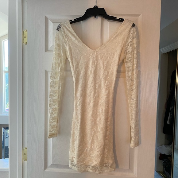 NWOT Forever 21 Bodycon Cream Lace Dress - Picture 1 of 7